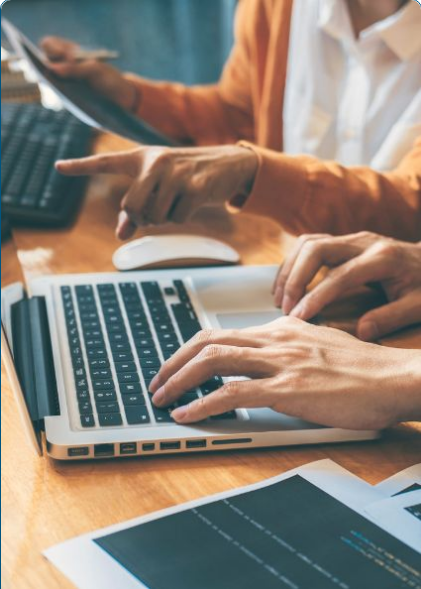 People collaborating through an online learning programme